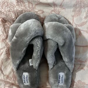 Old Navy Gray Faux Fur Slippers